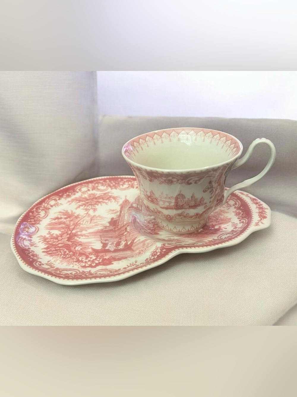 mid-20th century Johnson Brothers Old Britain Castles pink transferware hostess